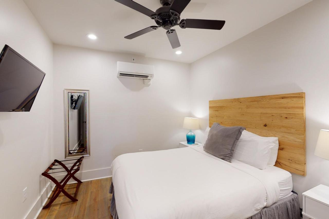 Hotel 493 King Two Bedroom Charleston